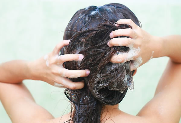 Tips para cuidar el cabello lavarte el cabello correctamente
