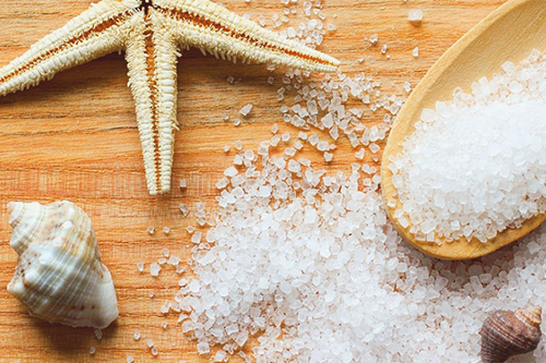 Beneficios de la sal marina para el cabello